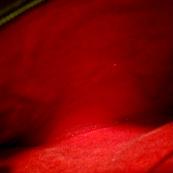 Maroon leather carry on travel bag - Picture 9 of 12